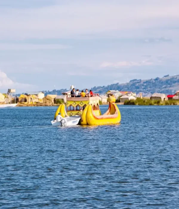 Lake Titicaca tourist attraction trip